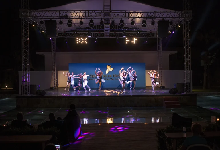 阿斯潘多斯夜总会