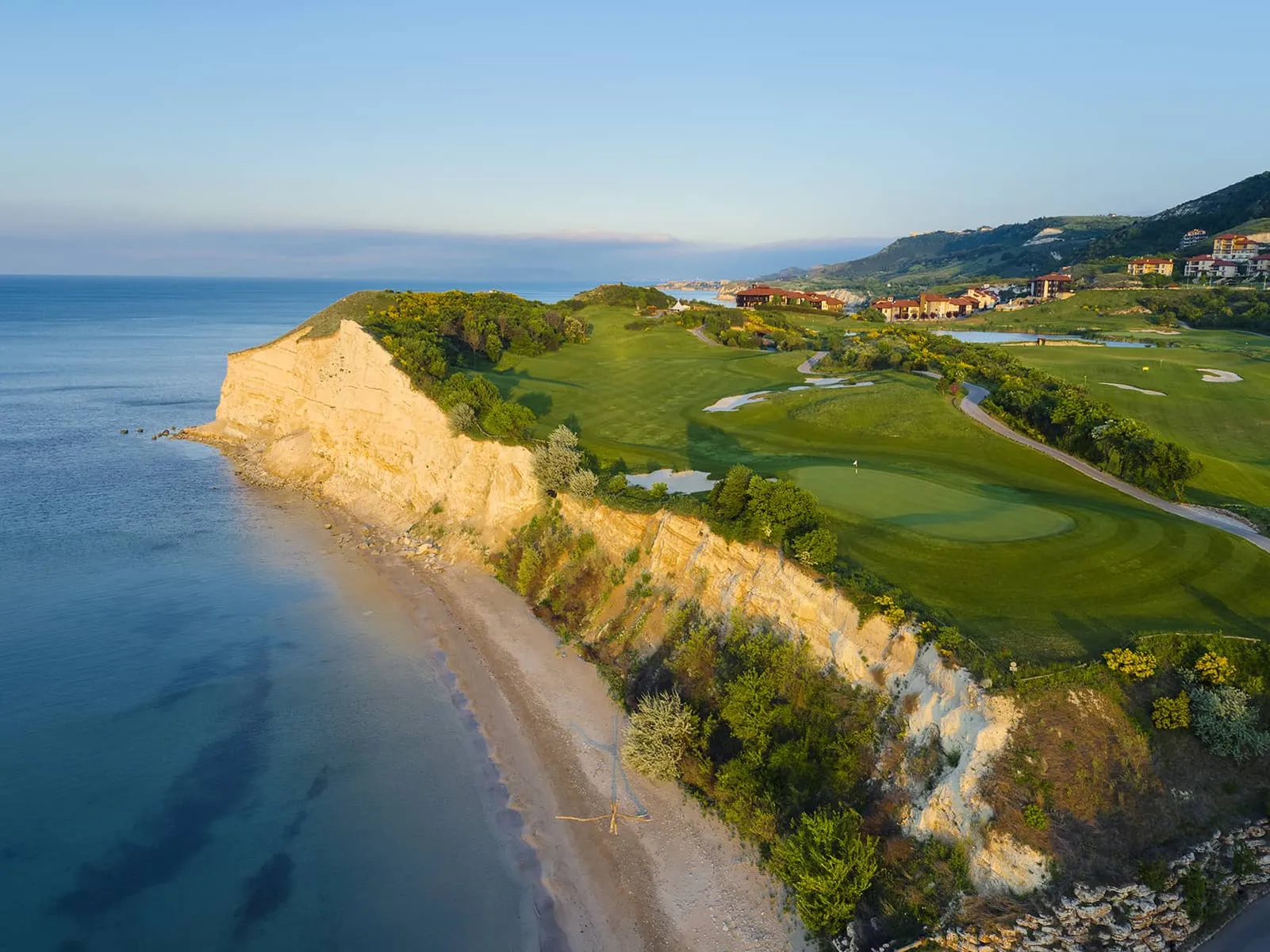 Thracian Cliffs golfbane