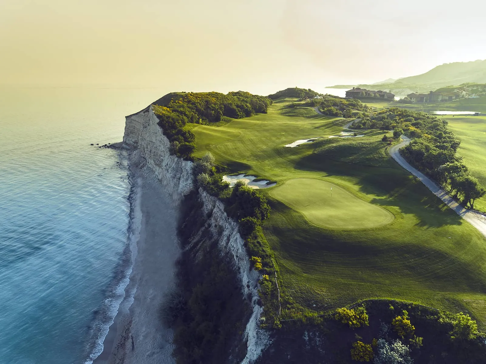 Thracian Cliffs golfbane