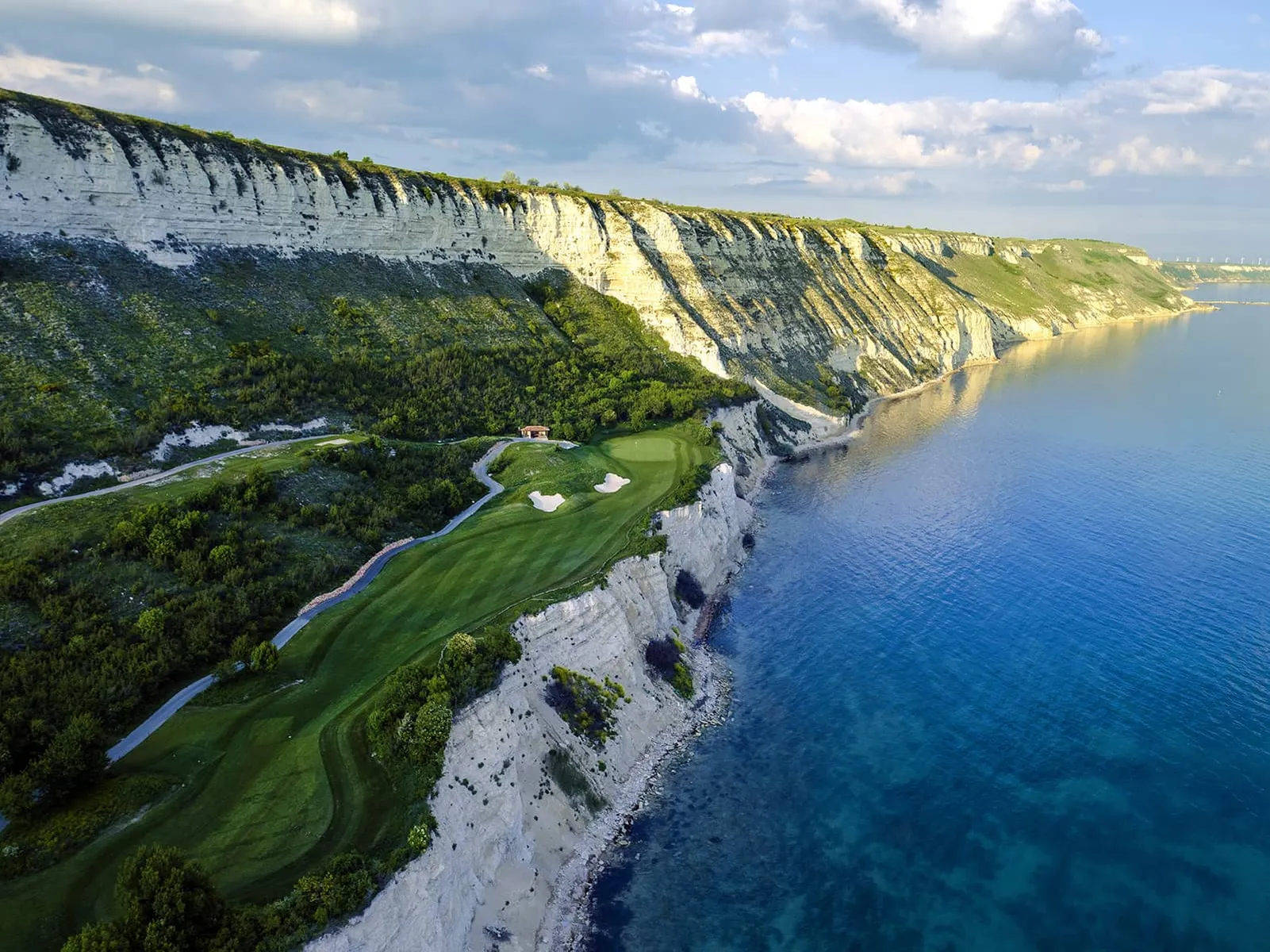 Thracian Cliffs golfbane