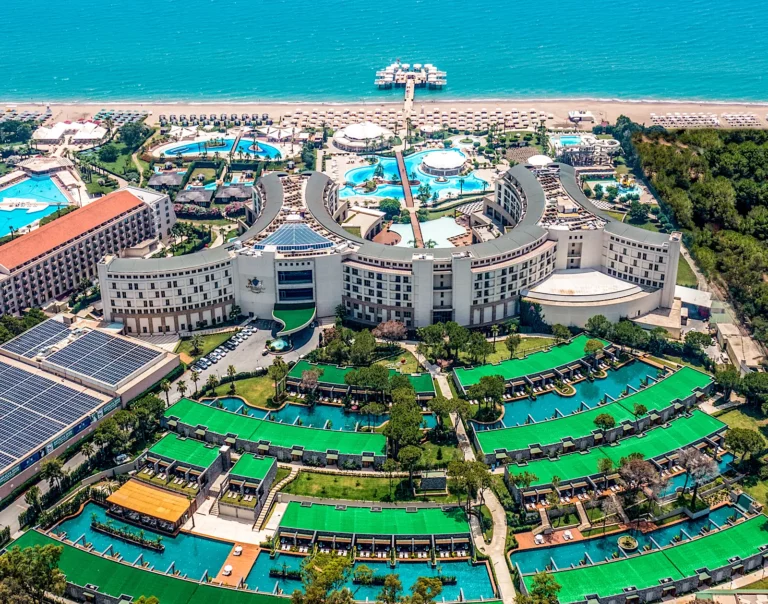 Kaya Palazzo Golf Resort és a Földközi-tenger