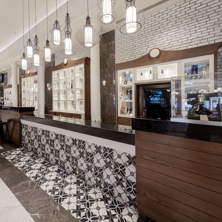 Lounge bar