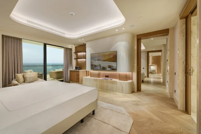 Regnum The Crown Horizon Suite